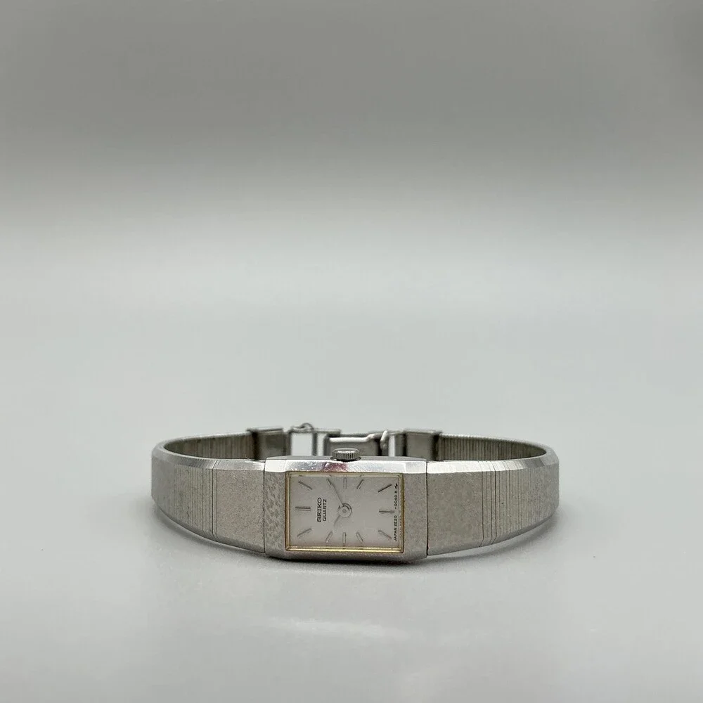Vintage Seiko Womens Watch 11mm White Dial Bangle NOT RUNNING FOR PARTS 6.25
